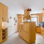Schwarzwalduhren Nescht Triberg * Triberg im Schwarzwald