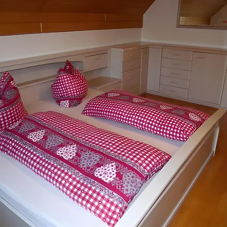 Schwarzwalduhren Nescht Triberg Apartment
